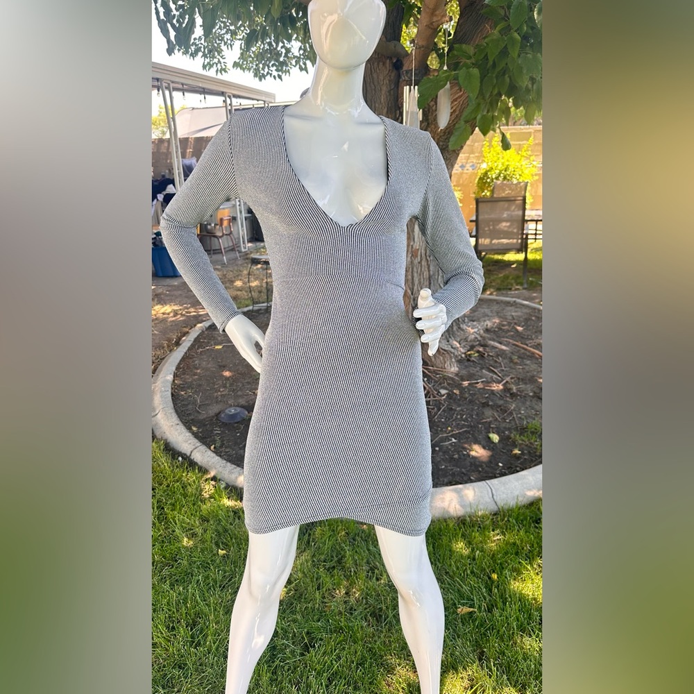 Missguided+ Gray Ribbed V-Neck Bodycon Dress